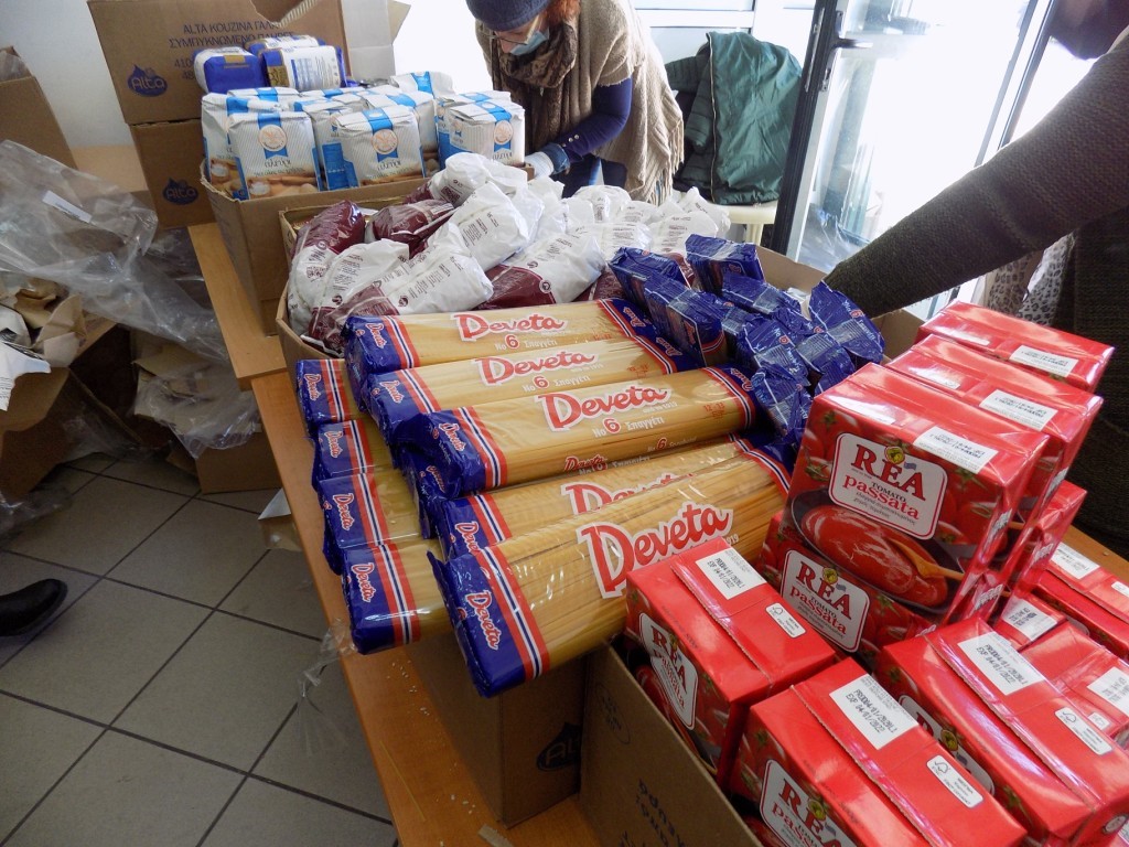 Τρόφιμα σε 1.200 οικογένειες μοιράστηκαν από τον δήμο Φυλής