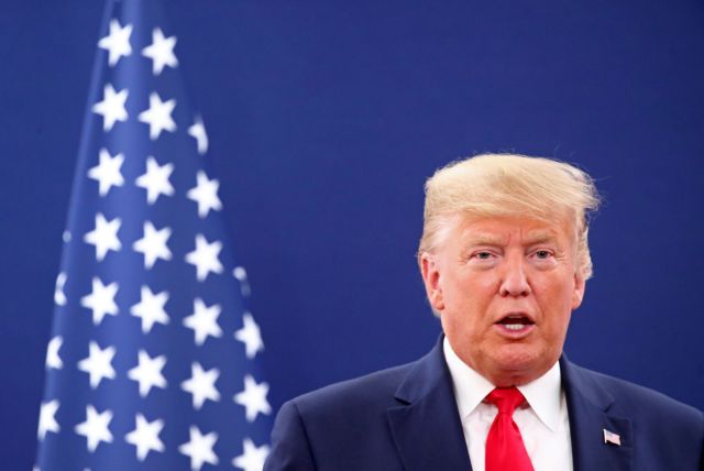 Νωρίτερα θα κυκλοφορήσει το βιβλίο της ανιψιάς του Τραμπ που «καίει»