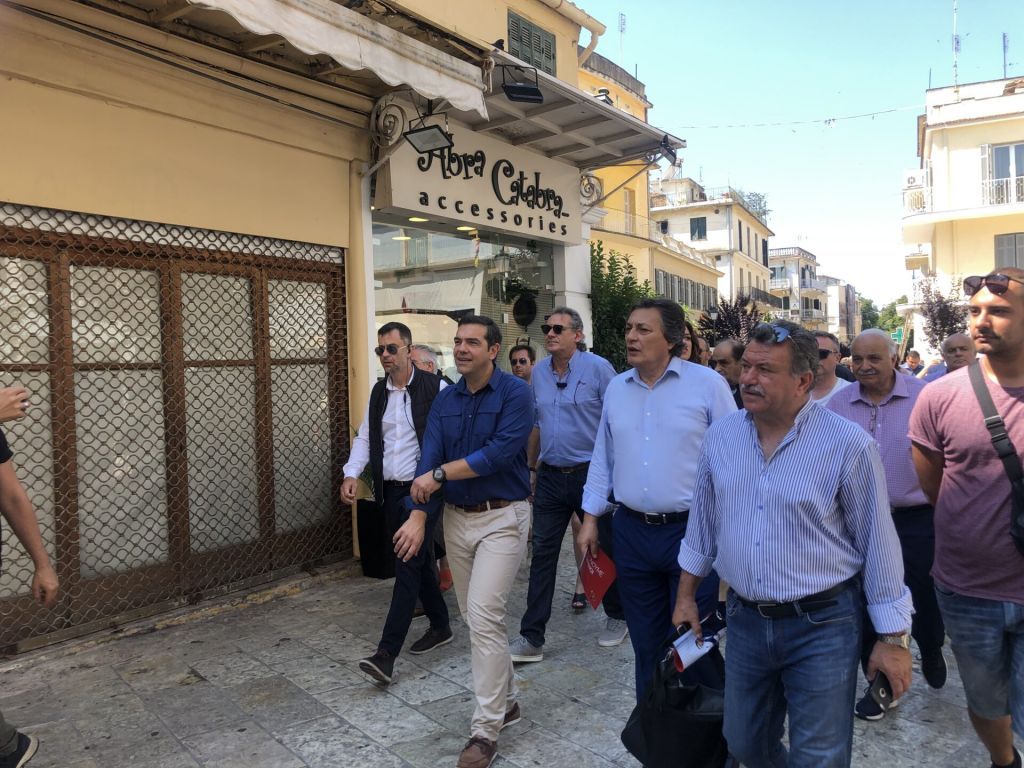 Στην Κέρκυρα ο Τσίπρας – Βρέθηκε σε διαμαρτυρία ξεναγών