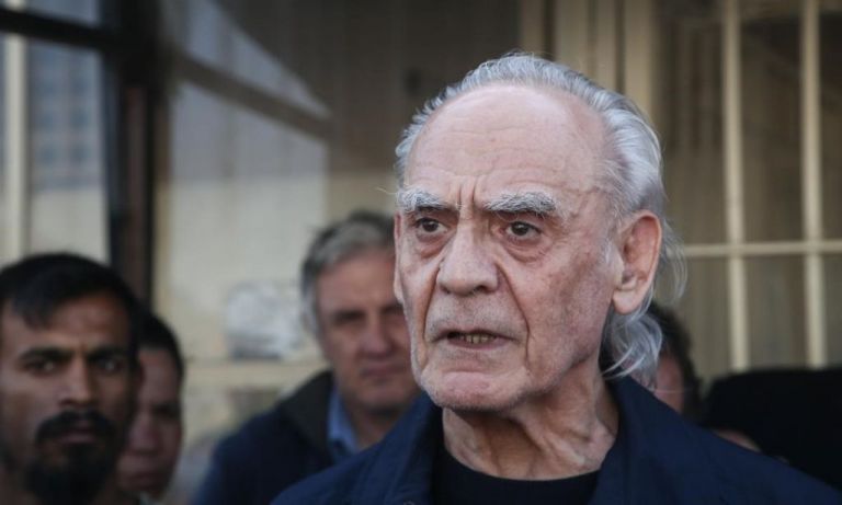 Ακης Τσοχατζόπουλος : Συμπτώματα λοίμωξης από κοροναϊό δείχνουν οι εξετάσεις