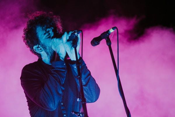 O Theodore στην ταράτσα του Gazarte