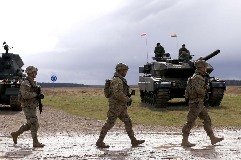 Τουλάχιστον 1.000 στρατιώτες των ΗΠΑ και ένα διοικητικό κέντρο του NATO θα αναπτυχθούν στην Πολωνία