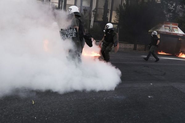 Δικογραφία για αξιωματικό της ΕΛ.ΑΣ που φέρεται να εμπόδισε σύλληψη διαδηλωτή