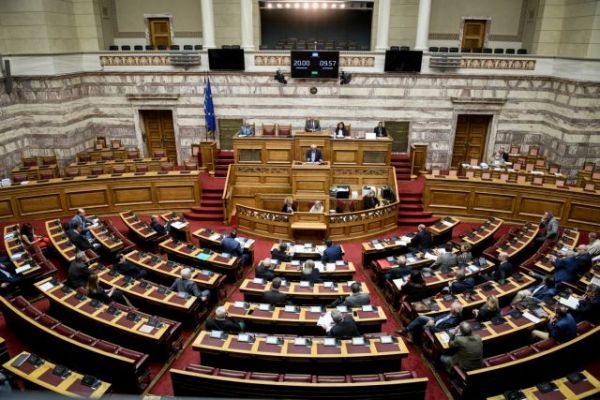 Σε υψηλούς τόνους η συζήτηση για την Προανακριτική – Δεν ψηφίζει το ΚΚΕ