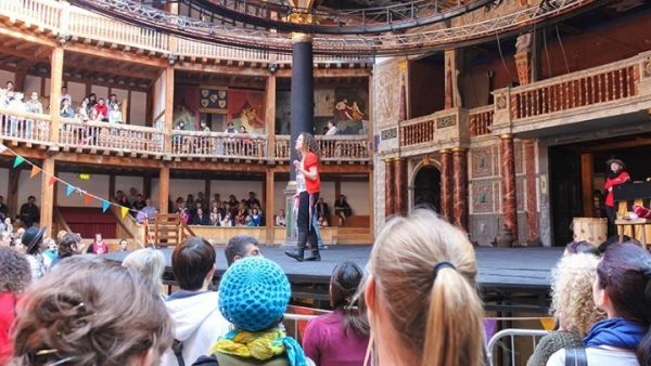 Ο καλλιτεχνικός κόσμος είναι θύμα του εθνικισμού και της θρησκείας