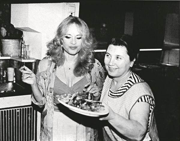 Η τυρόπιτα του Μιτεράν, το γιουβέτσι της Μελίνας, το μαγειρευτό της Αλίκης και άλλες ιστορίες