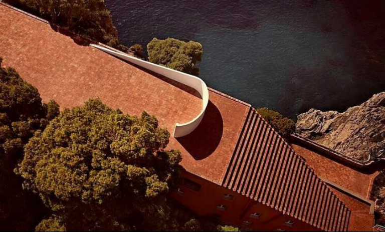 Casa Malaparte : H θρυλική βίλα από την «Περιφρόνηση» του Γκοντάρ
