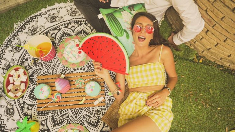 Η Σίλια Κατραλή κάνει δισκογραφικό ντεμπούτο με «Κρίνα Λευκά»