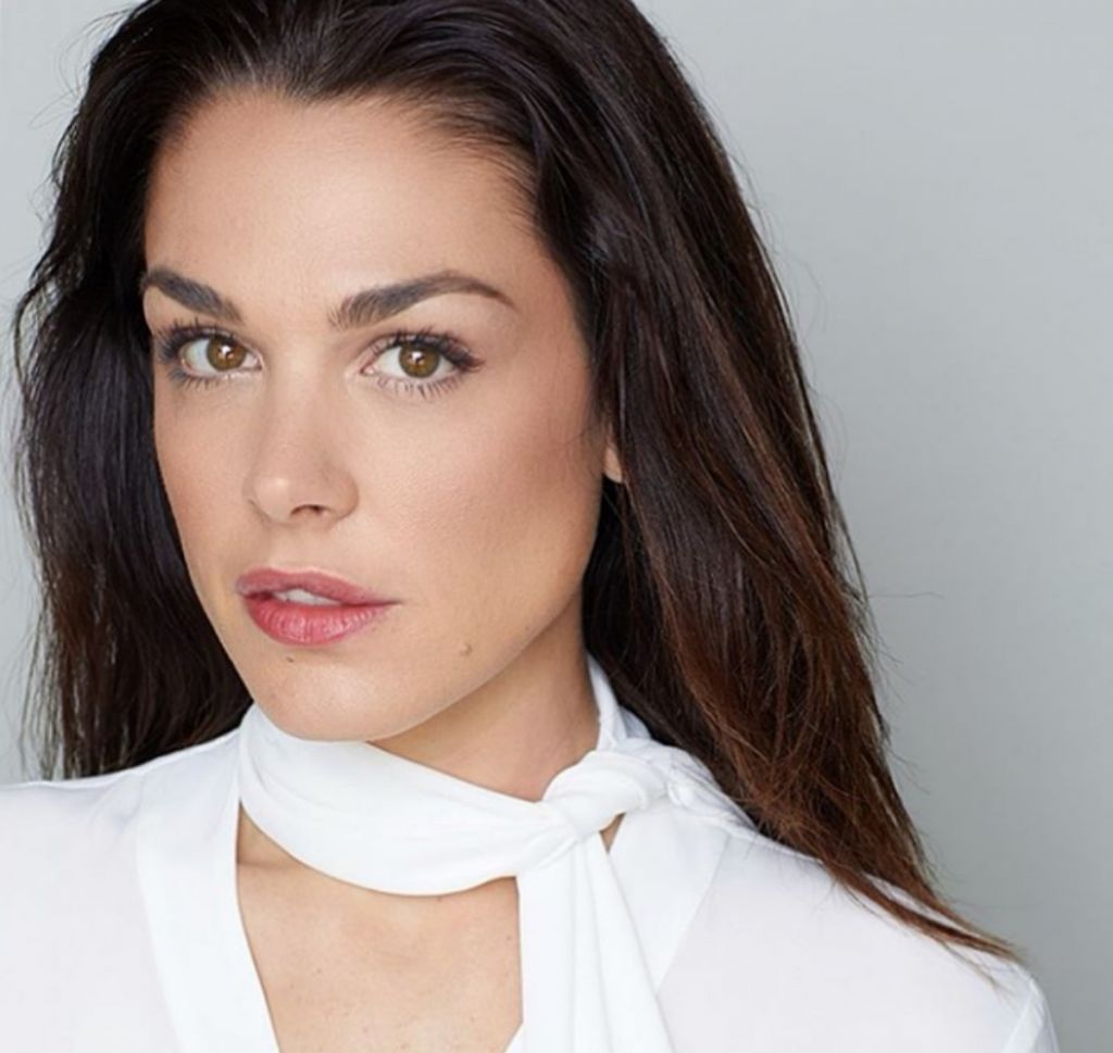 Ιωάννα Τριανταφυλλίδου : Οι τέλειες βουτιές της στην πισίνα στις καλοκαιρινές της διακοπές