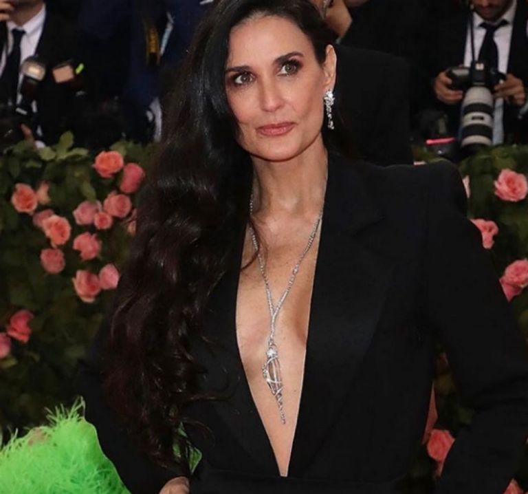 Ντέμι Μουρ : Η μεγάλη αλλαγή στο μαλλί της που προκάλεσε σχόλια θαυμασμού