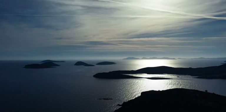 «Χονολουλού… Λειψοί και είσαι αλλού»: Νέα καμπάνια για τις ομορφιές του νησιού