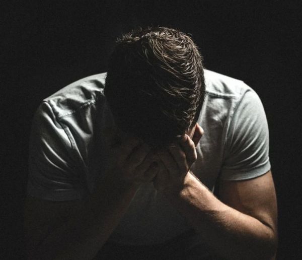 Πώς να βοηθήσεις τον σύντροφό σου να μην έχει ανασφάλειες