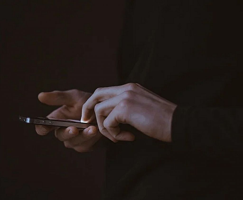 Τα πιο βαρετά ερωτικά μηνύματα που μπορεί να της στείλεις