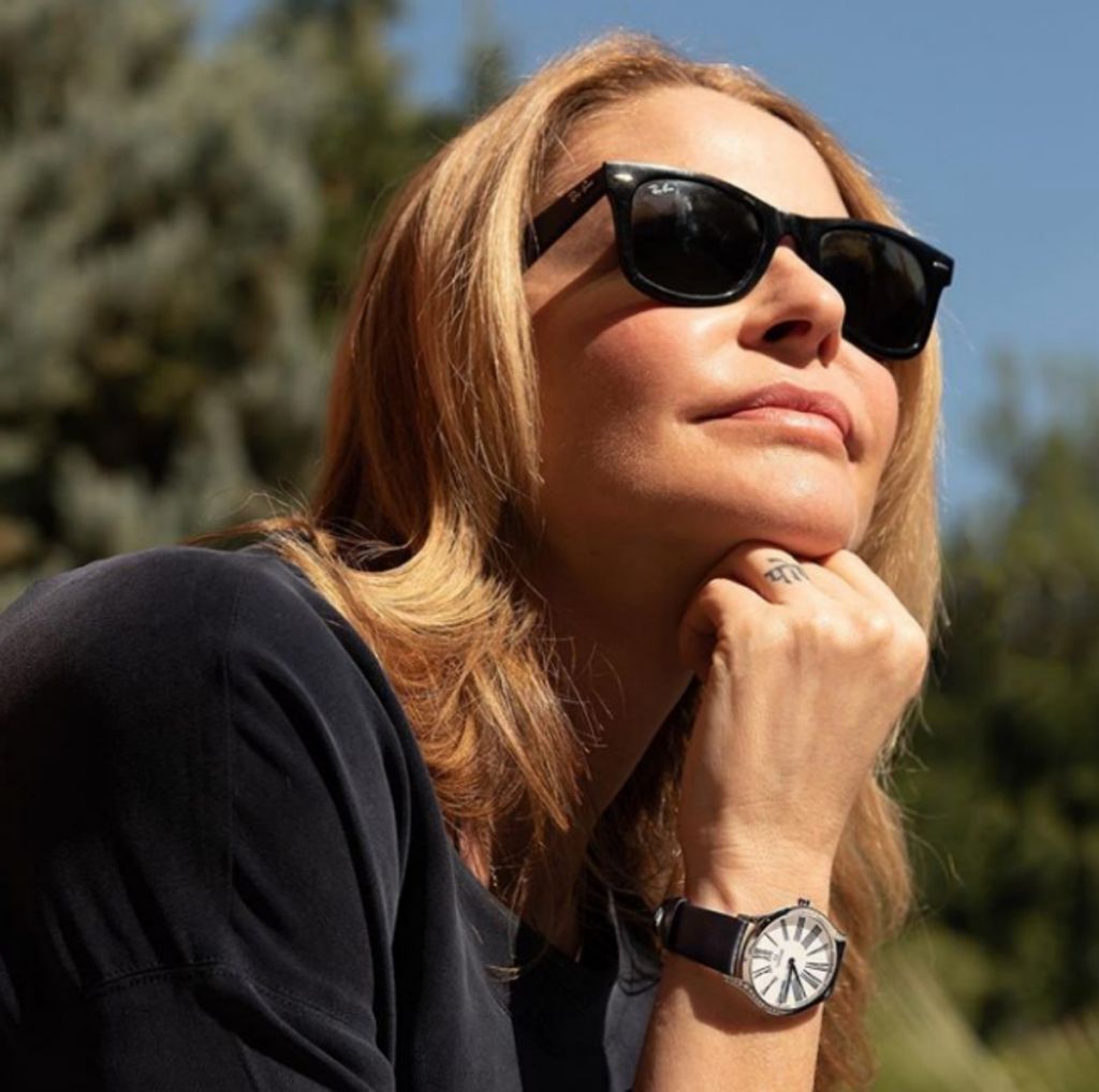 Τζένη Μπαλατσινού : Για στιγμές χαλάρωσης και ηρεμίας στην Πάτμο – Φωτογραφίες