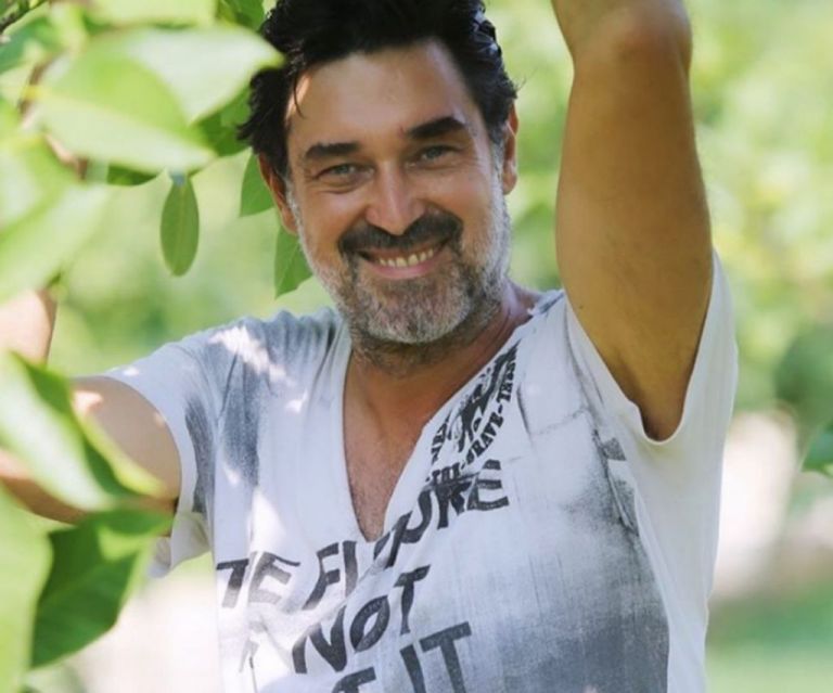 Ο Μπουράκ Χακί ευχήθηκε στα Ελληνικά στη Χαρά Παππά για τα γενέθλιά της – Φωτογραφία