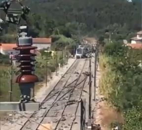 Πορτογαλία: Ένας νεκρός και δεκάδες τραυματίες από σύγκρουση τρένου με μηχάνημα συντήρησης