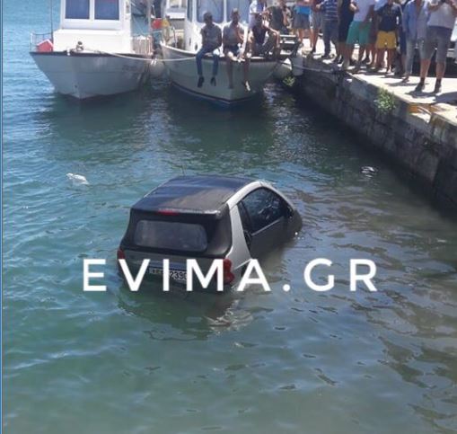 Κάρυστος: Ο αέρας πήρε αυτοκίνητο και το «πέταξε» στη θάλασσα