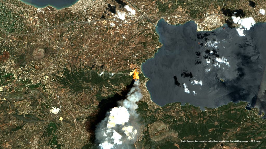 Πάνω από 30 χιλιάδες καμμένα στρέμματα στην Κορινθία - Συγκλονιστικές εικόνες από δορυφόρο
