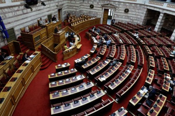 Αντιπαράθεση στη βουλή για το Κέντρο Πολιτισμού «Ακροπόλ»