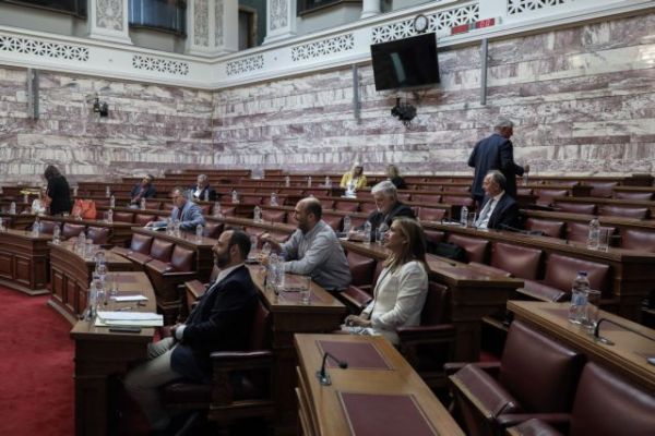 Στη Βουλή το ν/σ για την αξιολόγηση των νοσοκομείων – «Πυρά» της αντιπολίτευσης