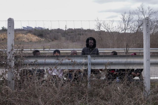 Αυστρία: Η Ελλάδα είναι επιβαρυμένη από το μεταναστευτικό – Να μην την αφήσουμε μόνη της