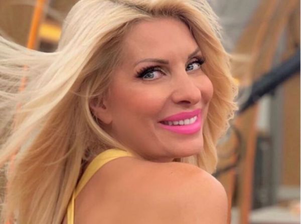 Ελένη Μενεγάκη: Δέχτηκε «επίθεση» αγάπης στο Instagram