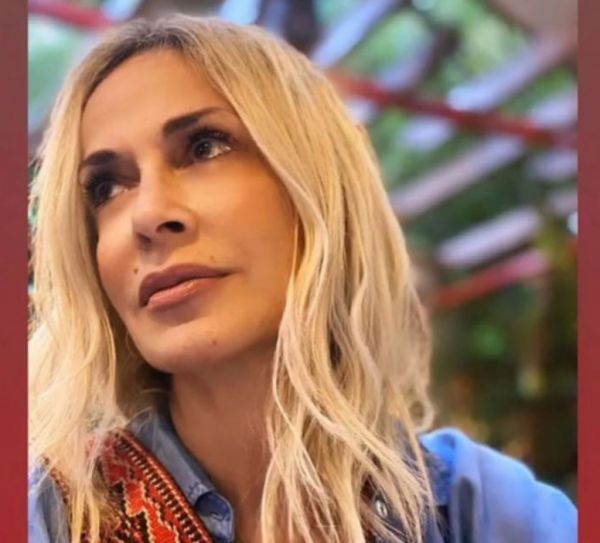 Άννα Βίσση: Ποζάρει με μαγιό στο Instagram και εντυπωσιάζει