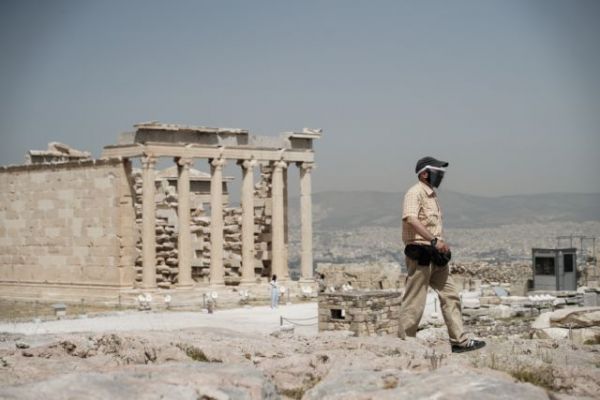 Κοροναϊός : Ο ιός κυκλοφορεί στην κοινότητα – Στο στόχαστρό του οι νέοι