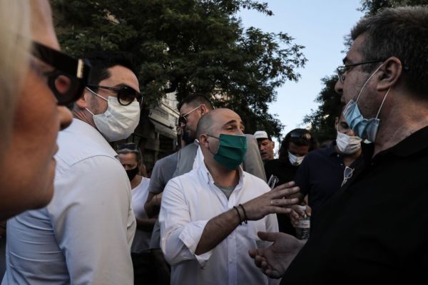 Ο Πέτσας κάλυψε Μπογδάνο για την παρουσία του σε συγκέντρωση ακροδεξιών μαζί με τον Κασιδιάρη