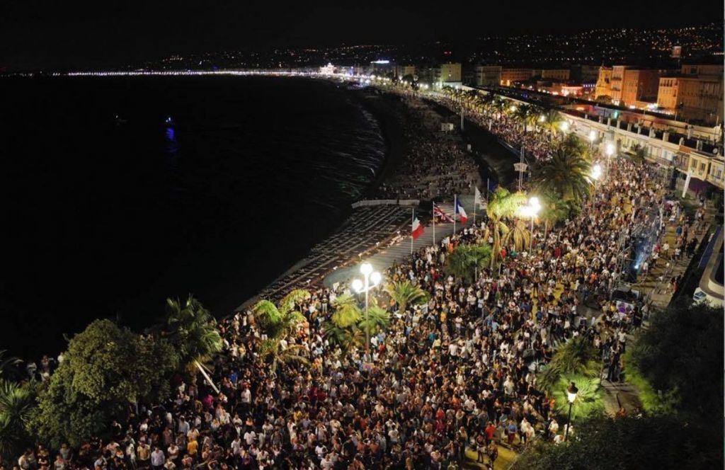 Γαλλία: Χαμός σε συναυλία στη Νίκαια – Κανένα μέτρο για τον κοροναϊό