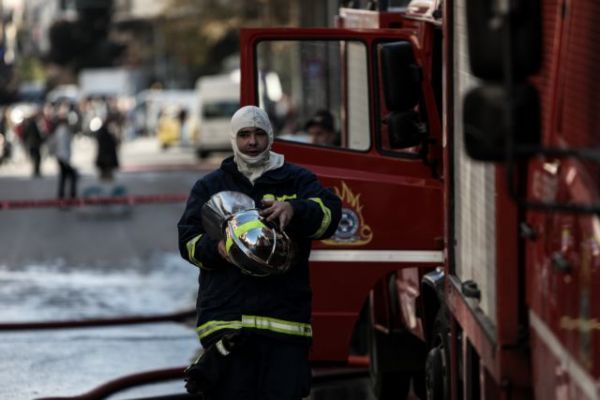 Πυρκαγιά σε διαμέρισμα στο κέντρο της Αθήνας
