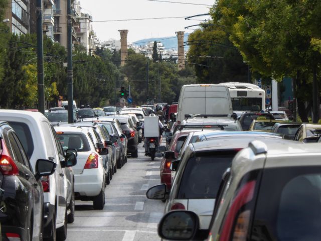 Στο «κόκκινο» η κίνηση στη Συγγρού λόγω τροχαίου – Δείτε πού εντοπίζονται προβλήματα