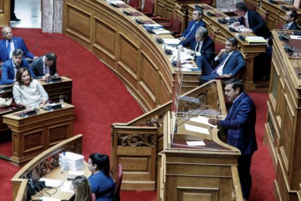 Μητσοτάκης – Τσίπρας : Ο «διάλογος κωφών» και η κληρονομιά της Μεταπολίτευσης