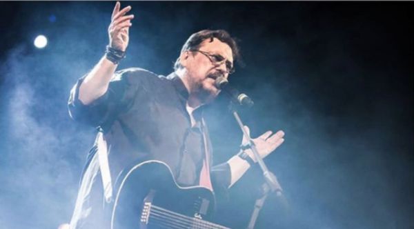 Λαυρέντης Μαχαιρίτσας : Μόλις κυκλοφόρησε το βιντεοκλίπ του τελευταίου του τραγουδιού