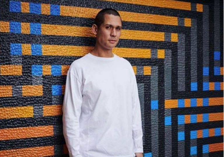 Σωτήρης Κοντιζάς: Δείτε τον σεφ να ξαναγίνεται… παιδί!