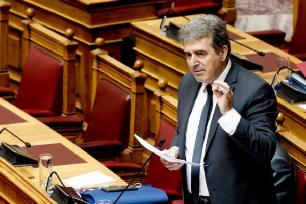 Διαδηλώσεις : Χρυσοχοΐδης vs Ραγκούσης και στη μέση …Καμίνης και ΠΑΣΟΚ