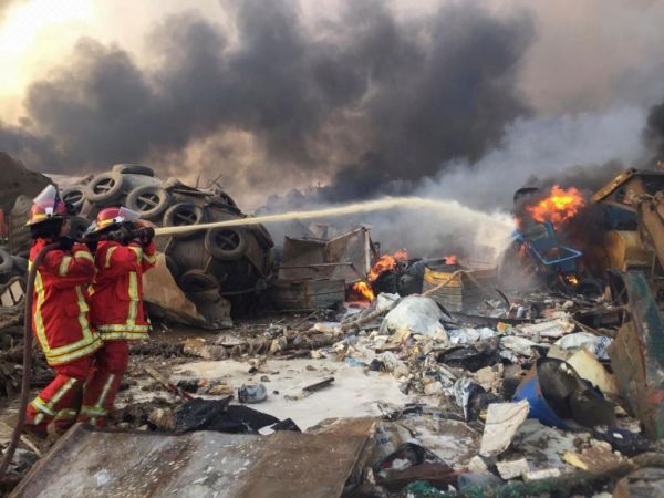 Εικόνες αποκάλυψης στη Βηρυτό : Πάνω από 100 νεκροί και 4.000 τραυματίες (+pics)