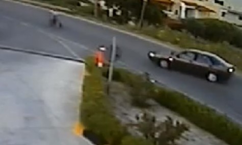 Βίντεο από τροχαίο στη Κρήτη αποδεικνύει ότι το κράνος σώζει ζωές