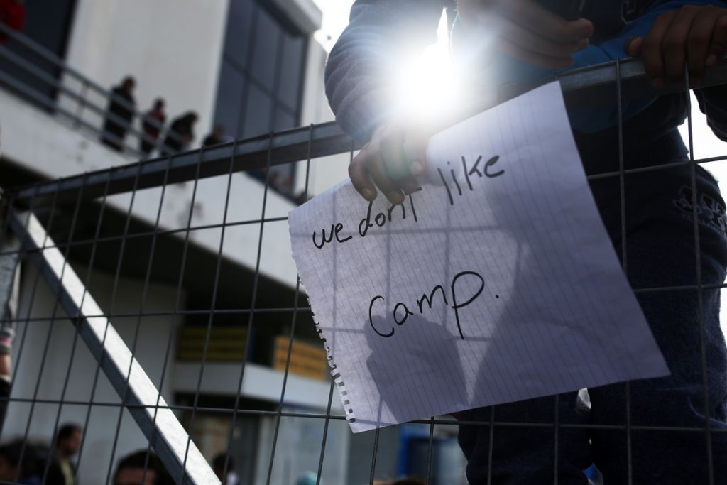 Προσφυγικό: Συνεχίζεται η υποκρισία της Ευρώπης – Ξεπλένει τη ντροπή με λεφτά και αυτά λειψά
