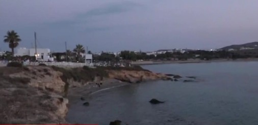 Αποστολή του MEGA στην Αντίπαρο: «Βουλιάζει» από κόσμο το νησί