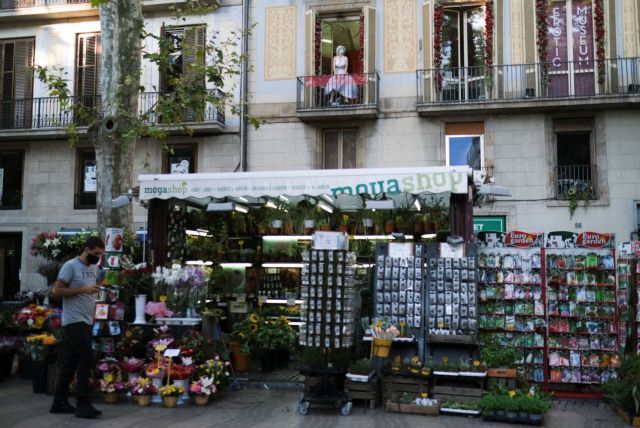 Ισπανία: Τα Κανάρια απαγορεύουν το κάπνισμα στους δρόμους λόγω… κοροναϊού