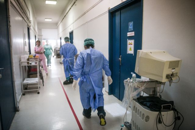 Κοροναϊός: Έντονη ανησυχία για την αύξηση κρουσμάτων και εισαγωγών στα νοσοκομεία