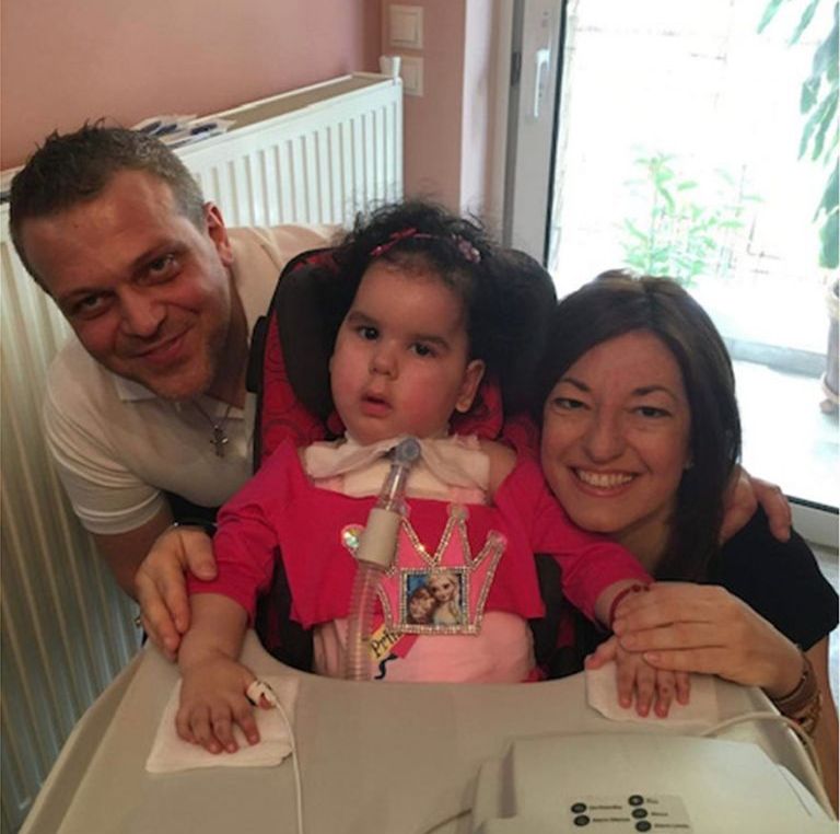 Δραματική έκκληση βοήθειας για τη μικρή Μιχαέλα – Γαβριέλα