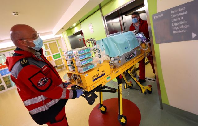 Πέθανε βρέφος που έπασχε από καρδιοπάθεια αφού προσβλήθηκε από κοροναϊό