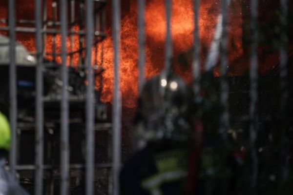 Φωτιά στην Πρέβεζα – Μεγάλη κινητοποίηση της Πυροσβεστικής