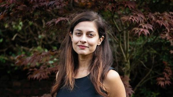 Ντέβι Σρίνταρ: Ο θηλυκός «Τσιόδρας» που έσωσε τη Σκωτία από τον κοροναϊό