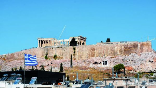 Γεύμα κάτω από την Ακρόπολη