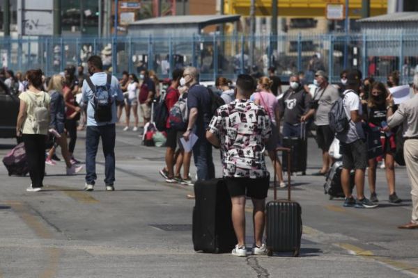Κοροναϊός: Ανησυχία για τα αυξημένα κρούσματα και τη μεγάλη διασπορά – Κρίσιμες οι επόμενες ημέρες
