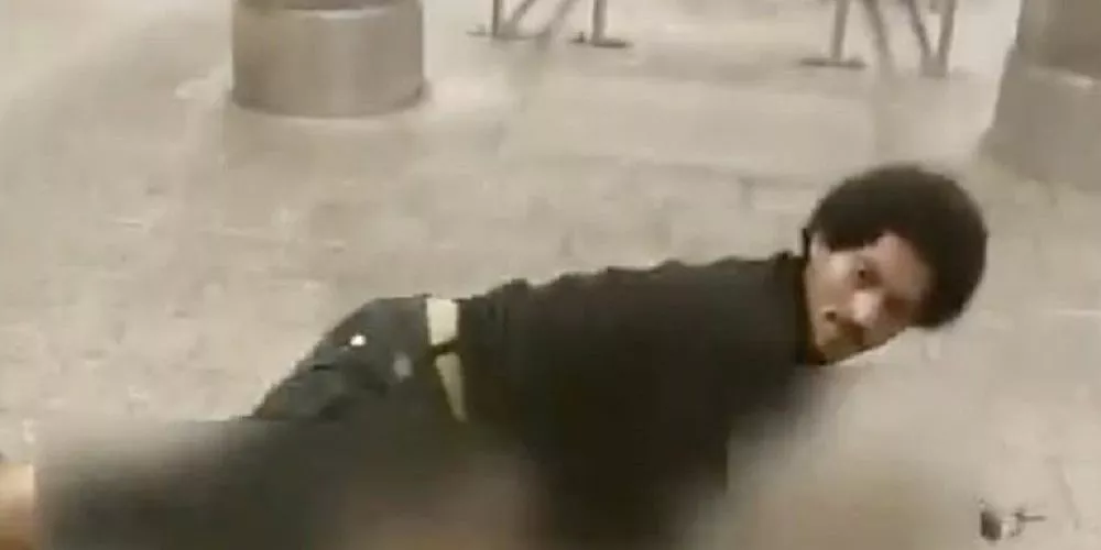 Σοκαριστικό βίντεο: Επιχείρησε να βιάσει γυναίκα μέσα στο μετρό