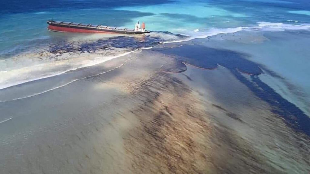 Ανυπολόγιστη οικολογική καταστροφή στον Ινδικό ωκεανό από διαρροή πετρελαίου